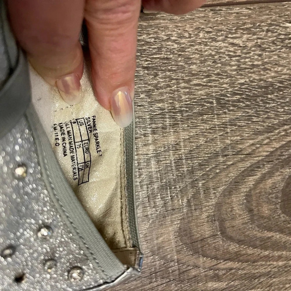 Stuart Weitzman Fannie Sparkle Girls Silver ballet flat Shoes Size 8 Pre-Owned - Picture 6 of 7